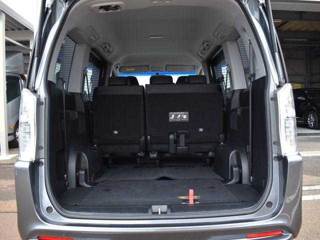 ステップワゴンスパーダ Ｚ　クールスピリット　４ＷＤ　純正９インチメモリーナビ　フルセグＴＶ　バックカメラ　両側パワースライドドア　クルーズコントロール　ハーフレザーシート　スマートキー　ＨＩＤライト　ＥＴＣ　純正アルミホイール　オートエアコン（28枚目）