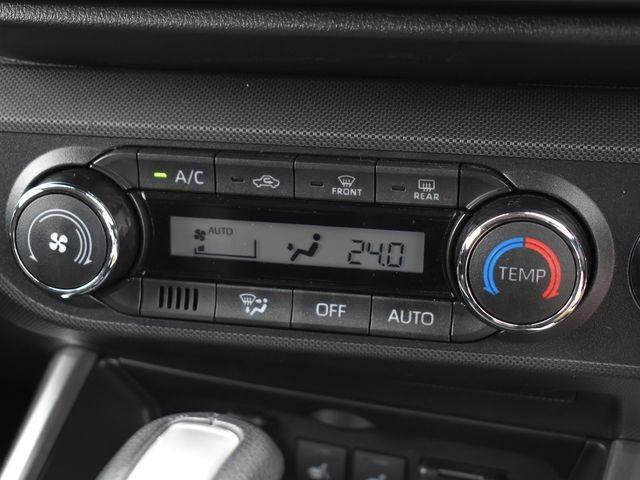 ロッキー プレミアムG 4WD ターボ 純正9インチナビTV パノラマM 2トーンカラー スマアシ ナビ連動ドラレコ レーダークルコン ハーフレザーシート LEDライト シーケンシャルターンランプ 社外アルミ ETC(29枚目)