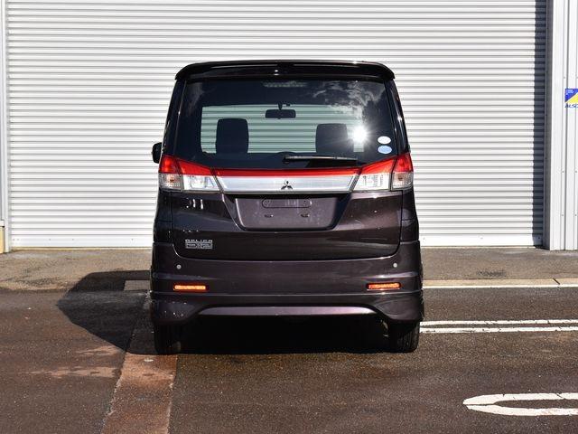 ボディカラー：アーバンブラウンパールメタリック