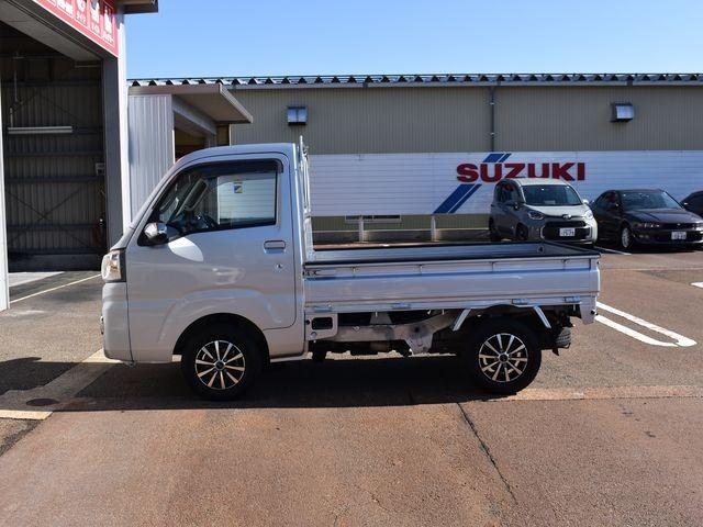 ハイゼットトラック エクストラ　４ＷＤ　オートマチック　メモリーナビ　フルセグＴＶ　Ｂｌｕｅｔｏｏｔｈ　キーレス　ＬＥＤライト　フォグランプ　ＥＴＣ　荷台ゴムマット　社外アルミ　メッキドアミラー　ワンオーナー車　マット　バイザー（7枚目）