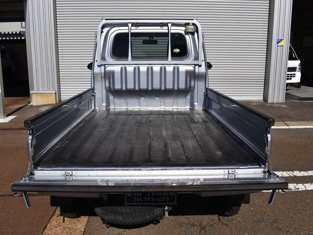 ハイゼットトラック エクストラ　４ＷＤ　オートマチック　メモリーナビ　フルセグＴＶ　Ｂｌｕｅｔｏｏｔｈ　キーレス　ＬＥＤライト　フォグランプ　ＥＴＣ　荷台ゴムマット　社外アルミ　メッキドアミラー　ワンオーナー車　マット　バイザー（25枚目）