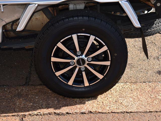 ハイゼットトラック エクストラ　４ＷＤ　オートマチック　メモリーナビ　フルセグＴＶ　Ｂｌｕｅｔｏｏｔｈ　キーレス　ＬＥＤライト　フォグランプ　ＥＴＣ　荷台ゴムマット　社外アルミ　メッキドアミラー　ワンオーナー車　マット　バイザー（30枚目）