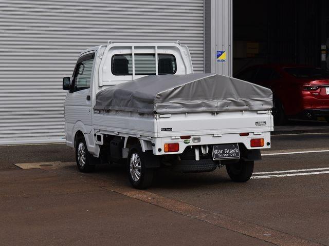 キャリイトラック ＫＣエアコン・パワステ　４ＷＤ　５速マニュアル　左右開閉ホロ　エアコン　パワステ　純正ラジオ　Ｗエアバック　アルミホイール　荷台ゴムマット　荷台プロテクター　車内マット　ドアバイザー（13枚目）