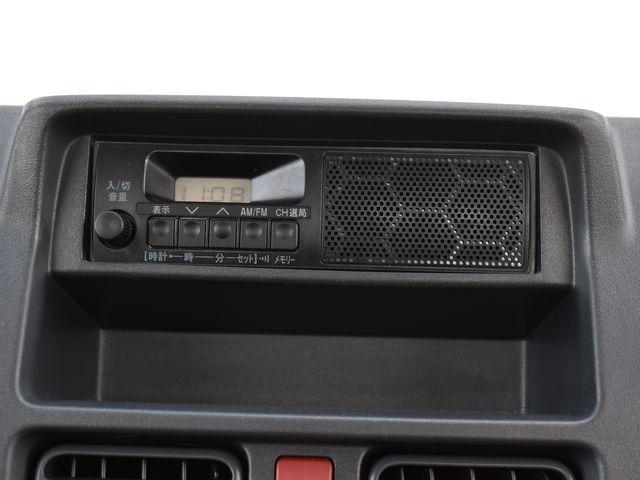 キャリイトラック ＫＣエアコン・パワステ　４ＷＤ　５速マニュアル　左右開閉ホロ　エアコン　パワステ　純正ラジオ　Ｗエアバック　アルミホイール　荷台ゴムマット　荷台プロテクター　車内マット　ドアバイザー（17枚目）