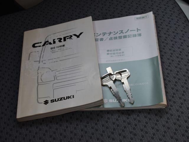 キャリイトラック ＫＣエアコン・パワステ　４ＷＤ　５速マニュアル　左右開閉ホロ　エアコン　パワステ　純正ラジオ　Ｗエアバック　アルミホイール　荷台ゴムマット　荷台プロテクター　車内マット　ドアバイザー（18枚目）