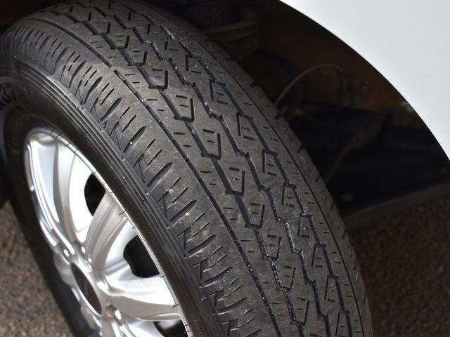 キャリイトラック ＫＣエアコン・パワステ　４ＷＤ　５速マニュアル　左右開閉ホロ　エアコン　パワステ　純正ラジオ　Ｗエアバック　アルミホイール　荷台ゴムマット　荷台プロテクター　車内マット　ドアバイザー（29枚目）