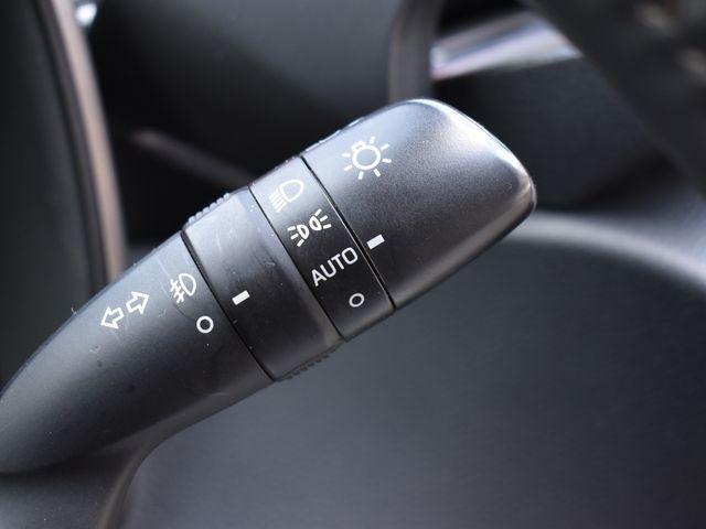 カローラツーリング ハイブリッド　ダブルバイビー　４ＷＤ　８インチディスプレイオーディオ　ＴＶ　Ｂカメラ　ドラレコ　セーフティセンス　レーダークルーズコントロール　ルーフレール　ＬＥＤライト　フォグランプ　ハーフレザーシート　ＥＴＣ　未使用品タイヤ（29枚目）