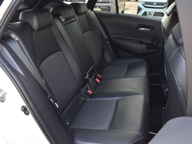 カローラツーリング ハイブリッド　ダブルバイビー　４ＷＤ　８インチディスプレイオーディオ　ＴＶ　Ｂカメラ　ドラレコ　セーフティセンス　レーダークルーズコントロール　ルーフレール　ＬＥＤライト　フォグランプ　ハーフレザーシート　ＥＴＣ　未使用品タイヤ（34枚目）