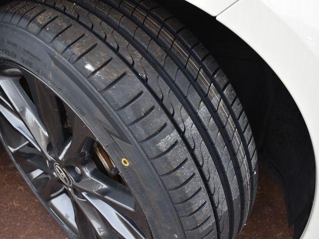 カローラツーリング ハイブリッド　ダブルバイビー　４ＷＤ　８インチディスプレイオーディオ　ＴＶ　Ｂカメラ　ドラレコ　セーフティセンス　レーダークルーズコントロール　ルーフレール　ＬＥＤライト　フォグランプ　ハーフレザーシート　ＥＴＣ　未使用品タイヤ（42枚目）