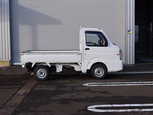 キャリイトラック FC農繁仕様 4WD 5速マニュアル ショートホイールベース ワンオーナー車 エアコン パワステ デフロック 荷台プロテクター ゲートチェーン 作業灯 ラジオ(5枚目)
