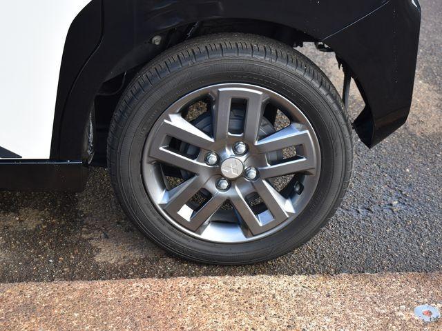 デリカミニ Ｔ　プレミアム　４ＷＤターボ　９インチナビＴＶ　マルチアラウンドモニター　ドラレコ　三菱ｅアシスト　両側パワスラ　キックセンサー電動スライド　ルーフレール　ハーフレザーシート　ＬＥＤライト　ＥＴＣ　ワンオーナー（51枚目）