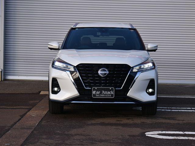 キックス Ｘ　ＦＯＵＲ　ツートーンインテリアエディション　ブラウン内装　４ＷＤ　純正９インチナビＴＶ　アラウンドビューＭ　ドラレコ　プロパイロット　ＥＴＣ　レザーシート　インテリジェントルームミラー　シートヒーター　純正アルミ　ステアリングヒーター　禁煙車（11枚目）