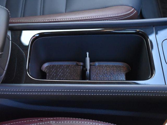 キックス Ｘ　ＦＯＵＲ　ツートーンインテリアエディション　ブラウン内装　４ＷＤ　純正９インチナビＴＶ　アラウンドビューＭ　ドラレコ　プロパイロット　ＥＴＣ　レザーシート　インテリジェントルームミラー　シートヒーター　純正アルミ　ステアリングヒーター　禁煙車（33枚目）