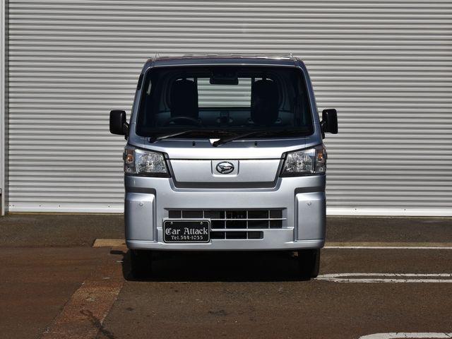 ハイゼットトラック スタンダード 農用スペシャル 4WD 届出済未使用車 5速マニュアル スマートアシスト 4枚リーフスプリング コーナーセンサー LED荷台作業灯 スーパーデフロック Wエアバック エアコン パワステ 純正ラジオ 純正ラバーマット(3枚目)