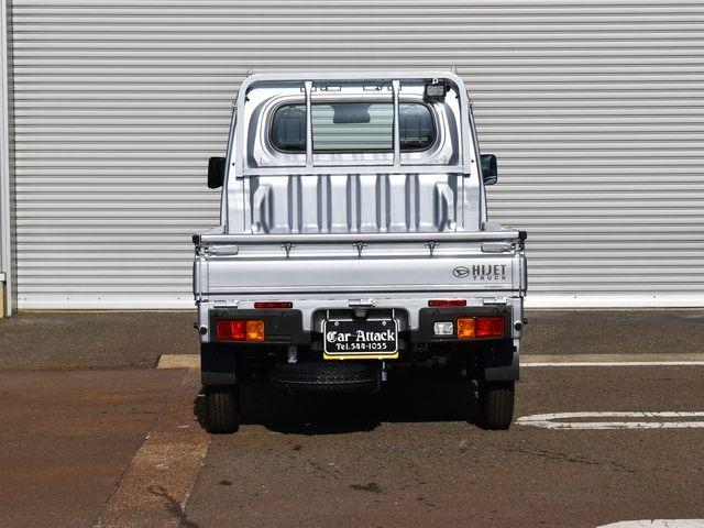 ハイゼットトラック スタンダード 農用スペシャル 4WD 届出済未使用車 5速マニュアル スマートアシスト 4枚リーフスプリング コーナーセンサー LED荷台作業灯 スーパーデフロック Wエアバック エアコン パワステ 純正ラジオ 純正ラバーマット(5枚目)