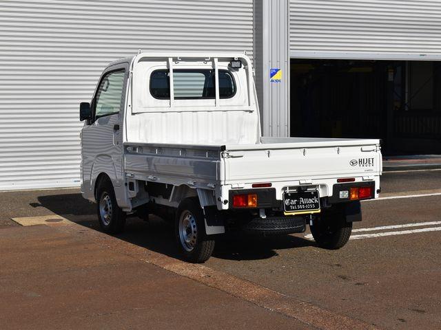 ハイゼットトラック スタンダード 農用スペシャル 4WD 届出済未使用車 5速マニュアル スマートアシスト 4枚リーフスプリング コーナーセンサー LED荷台作業灯 スーパーデフロック Wエアバック エアコン パワステ 純正ラジオ 純正ラバーマット(6枚目)