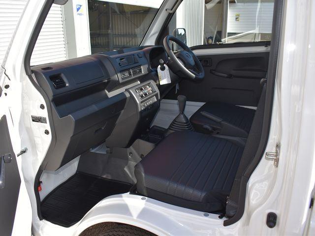 ハイゼットトラック スタンダード 農用スペシャル 4WD 届出済未使用車 5速マニュアル スマートアシスト 4枚リーフスプリング コーナーセンサー LED荷台作業灯 スーパーデフロック Wエアバック エアコン パワステ 純正ラジオ 純正ラバーマット(9枚目)