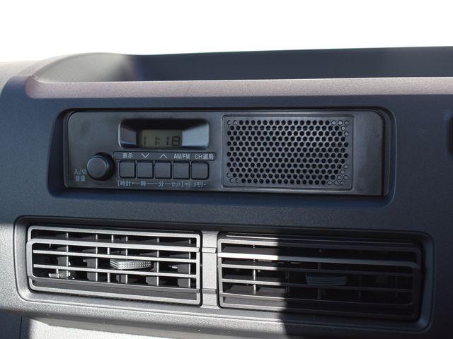 ハイゼットトラック スタンダード 農用スペシャル 4WD 届出済未使用車 5速マニュアル スマートアシスト 4枚リーフスプリング コーナーセンサー LED荷台作業灯 スーパーデフロック Wエアバック エアコン パワステ 純正ラジオ 純正ラバーマット(10枚目)