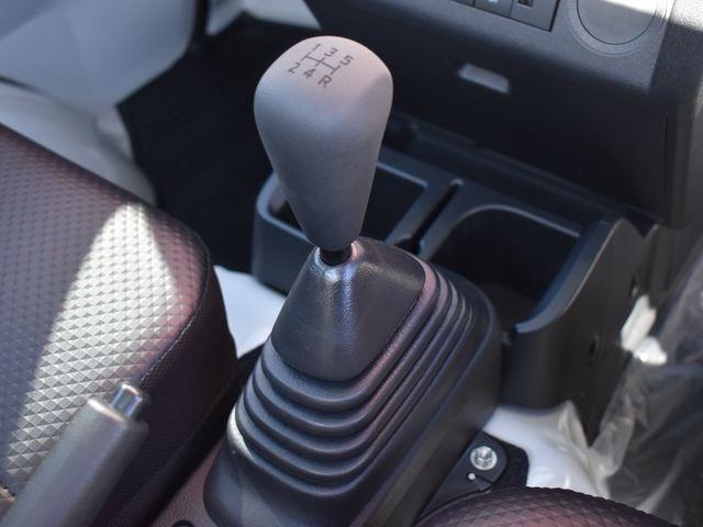 ハイゼットトラック スタンダード 農用スペシャル 4WD 届出済未使用車 5速マニュアル スマートアシスト 4枚リーフスプリング コーナーセンサー LED荷台作業灯 スーパーデフロック Wエアバック エアコン パワステ 純正ラジオ 純正ラバーマット(11枚目)