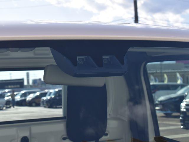 ハイゼットトラック スタンダード 農用スペシャル 4WD 届出済未使用車 5速マニュアル スマートアシスト 4枚リーフスプリング コーナーセンサー LED荷台作業灯 スーパーデフロック Wエアバック エアコン パワステ 純正ラジオ 純正ラバーマット(13枚目)