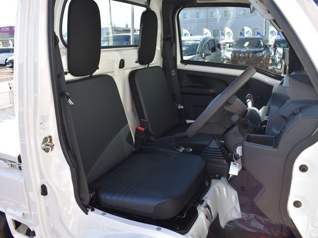 ハイゼットトラック スタンダード 農用スペシャル 4WD 届出済未使用車 5速マニュアル スマートアシスト 4枚リーフスプリング コーナーセンサー LED荷台作業灯 スーパーデフロック Wエアバック エアコン パワステ 純正ラジオ 純正ラバーマット(21枚目)