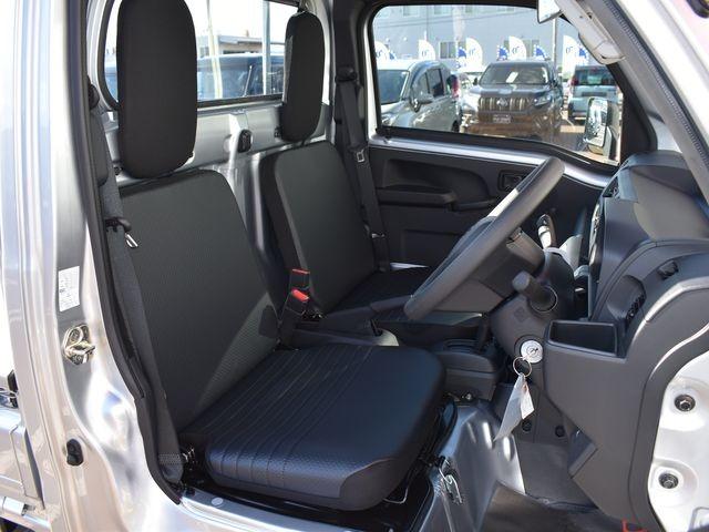 ハイゼットトラック スタンダード 農用スペシャル 4WD 届出済未使用車 CVT 電子制御式4WD スマアシ 4枚リーフスプリング コーナーセンサー LED荷台作業灯 スーパーデフロック Wエアバック エアコン パワステ 純正ラジオ 純正ラバーマット(20枚目)