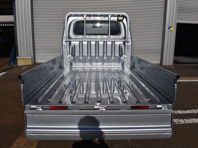 ハイゼットトラック スタンダード 農用スペシャル 4WD 届出済未使用車 CVT 電子制御式4WD スマアシ 4枚リーフスプリング コーナーセンサー LED荷台作業灯 スーパーデフロック Wエアバック エアコン パワステ 純正ラジオ 純正ラバーマット(22枚目)