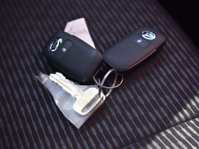 ハイゼットトラック ジャンボエクストラ 4WD 届出済未使用車 CVT 9インチスマホ連携ディスプレイオーディオ Bluetooth バックカメラ スマートアシスト カラーパック プッシュスタート LEDライト 電子制御式4WD 純正マット(18枚目)