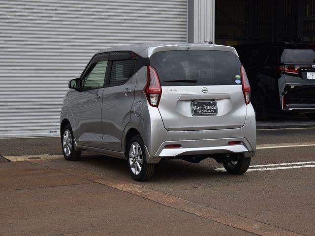 デイズ X 4WD 純正9インチナビTV アラウンドビューモニター エマージェンシーブレーキ プッシュスタート インテリジェントキー 純正アルミホイール ETC シートヒーター オートライト オートエアコン(6枚目)