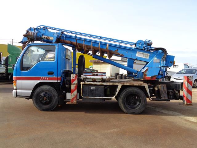 穴掘り建柱車 アイチ D502 3段 2.9t吊 1500h(8枚目)