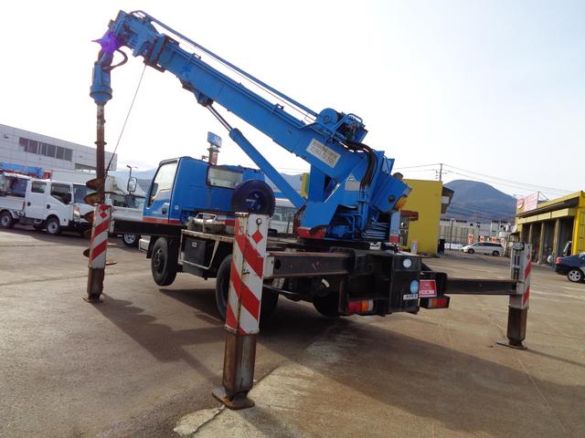 穴掘り建柱車 アイチ D502 3段 2.9t吊 1500h(17枚目)