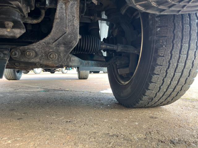 キャンターガッツ 　平　４ＷＤ　積載１５００ｋｇ　１０尺ボデー　ターボ　４Ｍ４２　ＰＤＧ－　荷台鉄板ばり　３次排ガスクリア　全塗装済み（15枚目）