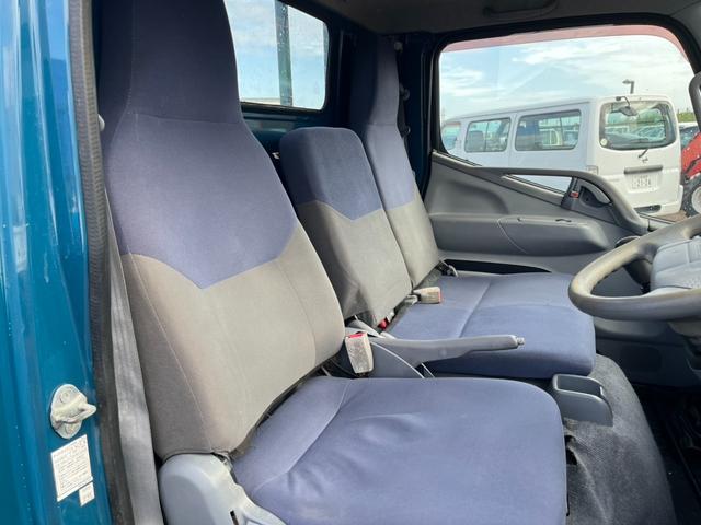 キャンターガッツ 　平　４ＷＤ　積載１５００ｋｇ　１０尺ボデー　ターボ　４Ｍ４２　ＰＤＧ－　荷台鉄板ばり　３次排ガスクリア　全塗装済み（22枚目）