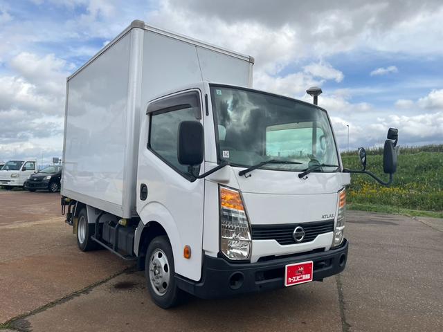 アトラストラック 　アルミバン　４ＷＤ　積載１１５０ｋｇ　エアコン　パワステ　ターボ　バックカメラ　はね上げゲート　後輪ダブルタイヤ　ラッシングレール　荷台内寸３１５ｃｍ－１６５ｃｍ－２０５ｃｍ（4枚目）