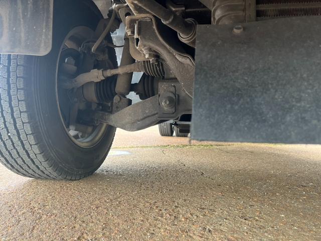 アトラストラック 　アルミバン　４ＷＤ　積載１１５０ｋｇ　エアコン　パワステ　ターボ　バックカメラ　はね上げゲート　後輪ダブルタイヤ　ラッシングレール　荷台内寸３１５ｃｍ－１６５ｃｍ－２０５ｃｍ（12枚目）
