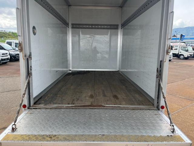 アトラストラック 　アルミバン　４ＷＤ　積載１１５０ｋｇ　エアコン　パワステ　ターボ　バックカメラ　はね上げゲート　後輪ダブルタイヤ　ラッシングレール　荷台内寸３１５ｃｍ－１６５ｃｍ－２０５ｃｍ（16枚目）
