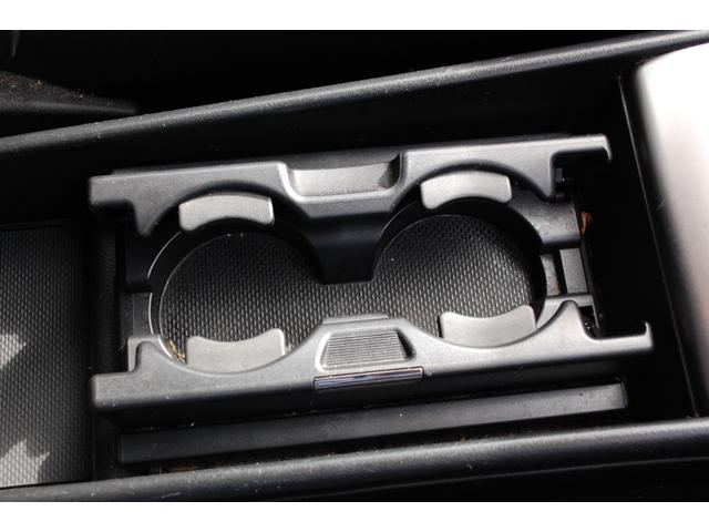 エクシーガ ２．０ｉＳスタイル　４ＷＤ　ナビＴＶフルセグ　ＥＴＣ　キーレス　ドライブレコーダー　ＨＩＤ　フォグランプ　３列シート　７人乗り（17枚目）