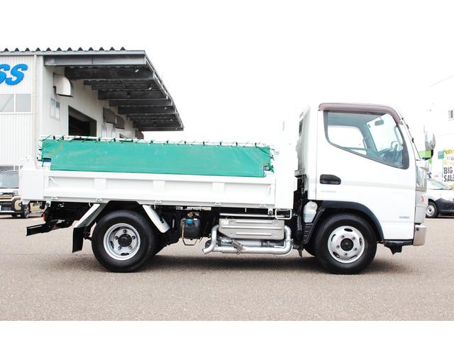 キャンター 全低床ダンプ 4WD  6AT 最大積載1.85t エアコン パワステ パワーウィンドウ キーレス ETC 3人 電動格納&調整ミラー ヒーターミラー コボレーン 歩み掛 荷台照明 総重量5t未満(8枚目)