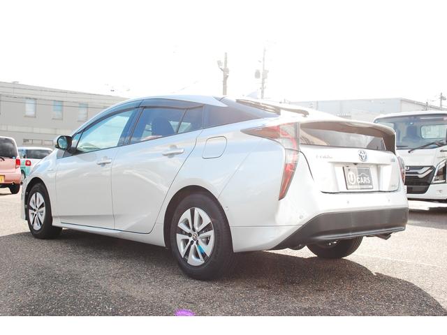 プリウス Ａ　４ＷＤ　純正９インチナビＴＶフルセグ　バックモニター　ＥＴＣ　レーダークルーズ　ＢＳＭ　ＨＵＤ　ＩＣＳ　パーキングアシスト　ＬＥＤヘッドライト＆オートハイビーム　フロント＆バックフォグ　中古冬タイヤ付（11枚目）