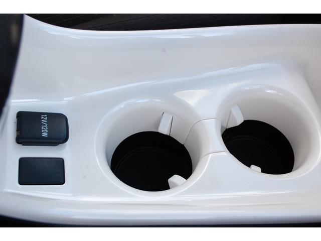 プリウス Ａ　４ＷＤ　純正９インチナビＴＶフルセグ　バックモニター　ＥＴＣ　レーダークルーズ　ＢＳＭ　ＨＵＤ　ＩＣＳ　パーキングアシスト　ＬＥＤヘッドライト＆オートハイビーム　フロント＆バックフォグ　中古冬タイヤ付（16枚目）