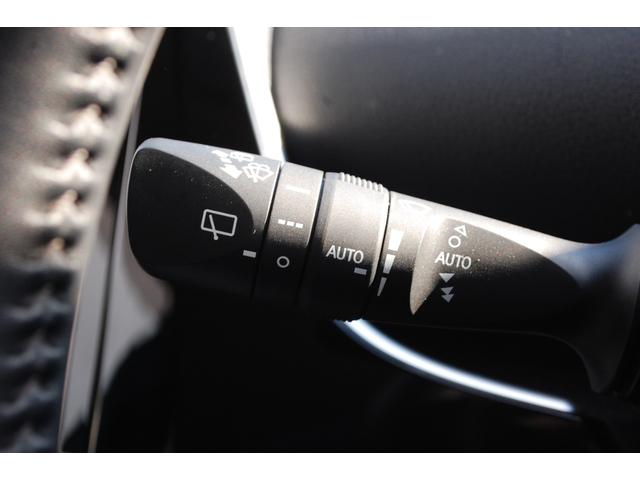 プリウス Ａ　４ＷＤ　純正９インチナビＴＶフルセグ　バックモニター　ＥＴＣ　レーダークルーズ　ＢＳＭ　ＨＵＤ　ＩＣＳ　パーキングアシスト　ＬＥＤヘッドライト＆オートハイビーム　フロント＆バックフォグ　中古冬タイヤ付（21枚目）