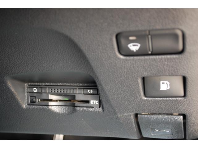 プリウス Ａ　４ＷＤ　純正９インチナビＴＶフルセグ　バックモニター　ＥＴＣ　レーダークルーズ　ＢＳＭ　ＨＵＤ　ＩＣＳ　パーキングアシスト　ＬＥＤヘッドライト＆オートハイビーム　フロント＆バックフォグ　中古冬タイヤ付（28枚目）