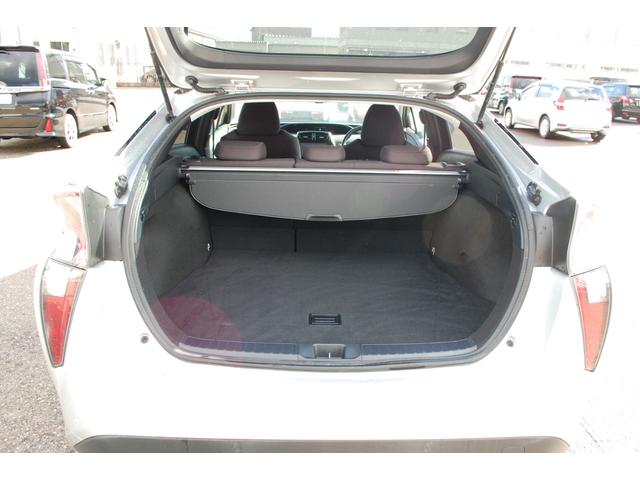 プリウス Ａ　４ＷＤ　純正９インチナビＴＶフルセグ　バックモニター　ＥＴＣ　レーダークルーズ　ＢＳＭ　ＨＵＤ　ＩＣＳ　パーキングアシスト　ＬＥＤヘッドライト＆オートハイビーム　フロント＆バックフォグ　中古冬タイヤ付（31枚目）