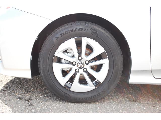 プリウス Ａ　４ＷＤ　純正９インチナビＴＶフルセグ　バックモニター　ＥＴＣ　レーダークルーズ　ＢＳＭ　ＨＵＤ　ＩＣＳ　パーキングアシスト　ＬＥＤヘッドライト＆オートハイビーム　フロント＆バックフォグ　中古冬タイヤ付（33枚目）