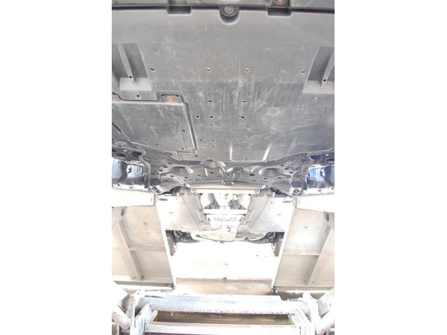 プリウス Ａ　４ＷＤ　純正９インチナビＴＶフルセグ　バックモニター　ＥＴＣ　レーダークルーズ　ＢＳＭ　ＨＵＤ　ＩＣＳ　パーキングアシスト　ＬＥＤヘッドライト＆オートハイビーム　フロント＆バックフォグ　中古冬タイヤ付（34枚目）