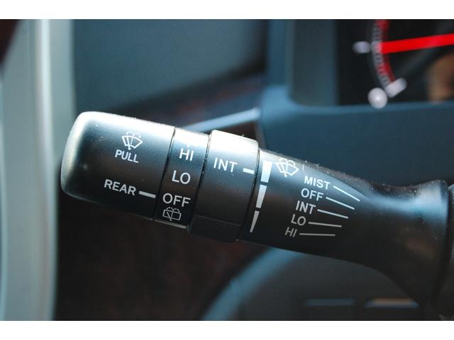 アルファード ２４０Ｓ　４ＷＤ　ナビＴＶフルセグ走行中視聴ＯＫ　バックカメラ　ＥＴＣ　両側パワースライドドア　後席フリップダウンモニター　ＨＩＤ　３列シート　７人乗り　スマートキー　プッシュスタート（24枚目）