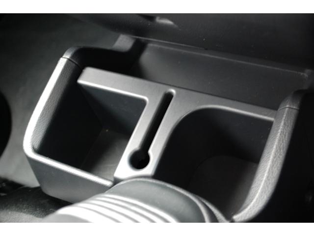 サンバートラック ＴＣ　エアコン　パワステ　パワーウィンドウ　パートタイム４ＷＤ　５ＭＴ　キーレス　社外アルミホイール　フォグランプ　作業灯　ワンオーナー　荷台マット　ゲートプロテクター　最大積載３５０ｋｇ（14枚目）