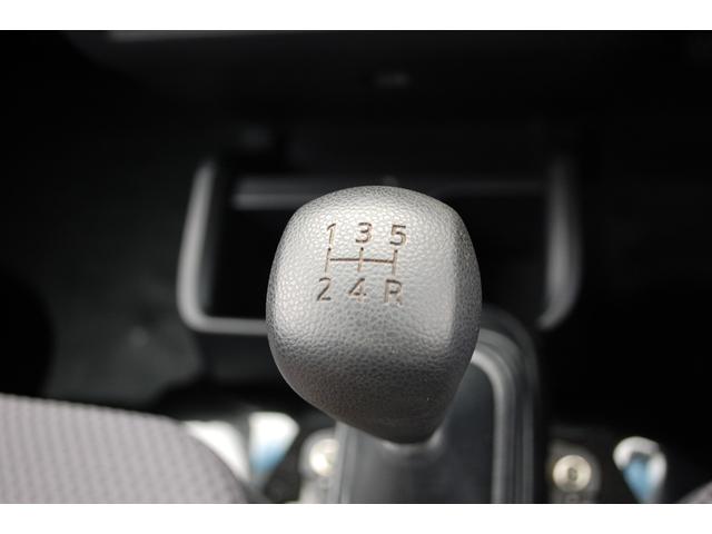 サンバートラック ＴＣ　エアコン　パワステ　パワーウィンドウ　パートタイム４ＷＤ　５ＭＴ　キーレス　社外アルミホイール　フォグランプ　作業灯　ワンオーナー　荷台マット　ゲートプロテクター　最大積載３５０ｋｇ（15枚目）