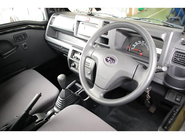 サンバートラック ＴＣ　エアコン　パワステ　パワーウィンドウ　パートタイム４ＷＤ　５ＭＴ　キーレス　社外アルミホイール　フォグランプ　作業灯　ワンオーナー　荷台マット　ゲートプロテクター　最大積載３５０ｋｇ（17枚目）