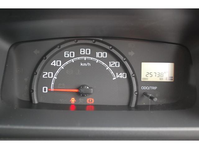 サンバートラック ＴＣ　エアコン　パワステ　パワーウィンドウ　パートタイム４ＷＤ　５ＭＴ　キーレス　社外アルミホイール　フォグランプ　作業灯　ワンオーナー　荷台マット　ゲートプロテクター　最大積載３５０ｋｇ（18枚目）